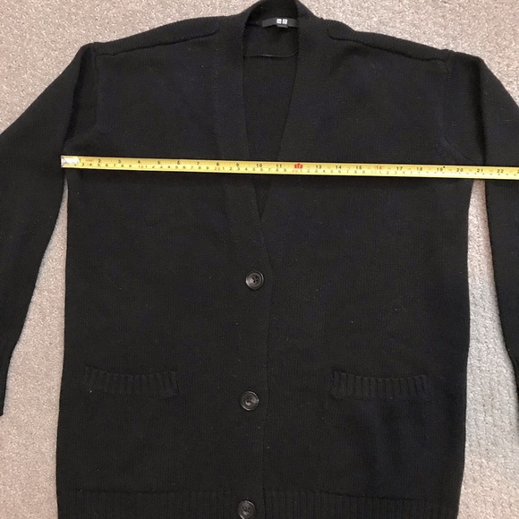 UNIQLO Black 3 Button Cardigan with patch pockets - Picture 4 of 6